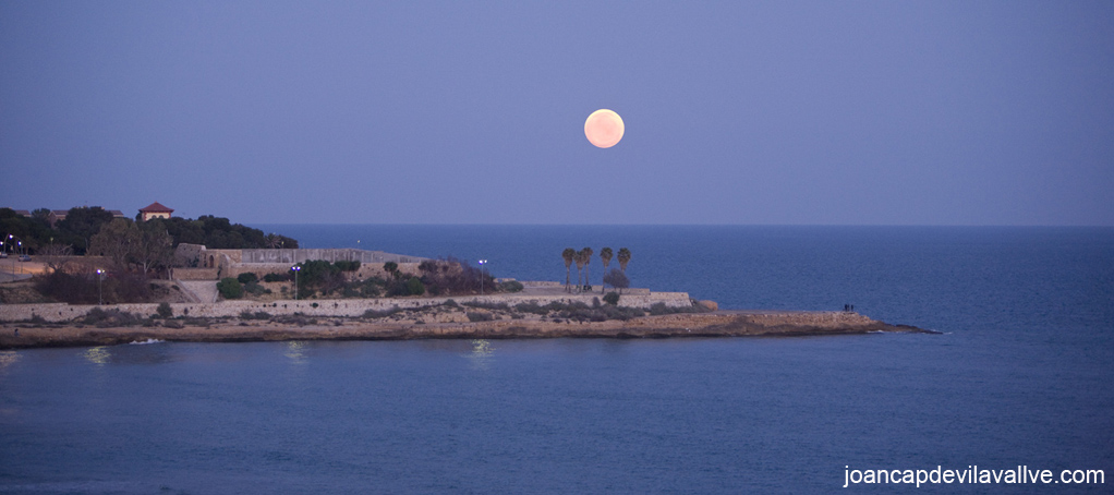 Lluna plena pel Fortí de La Reina, Tarragona