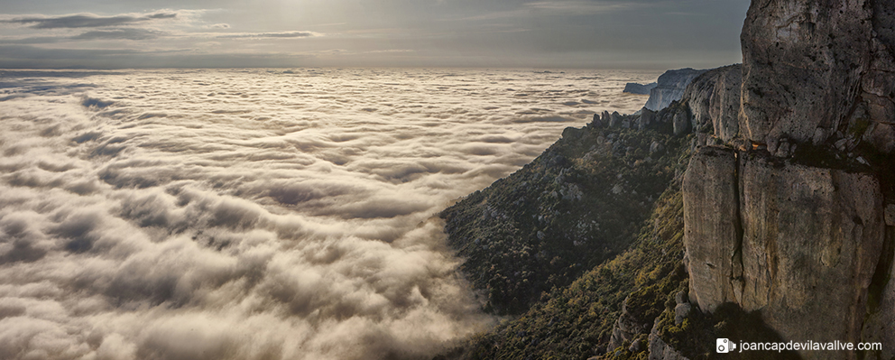 Serra del Montsant. Mar de núvols.