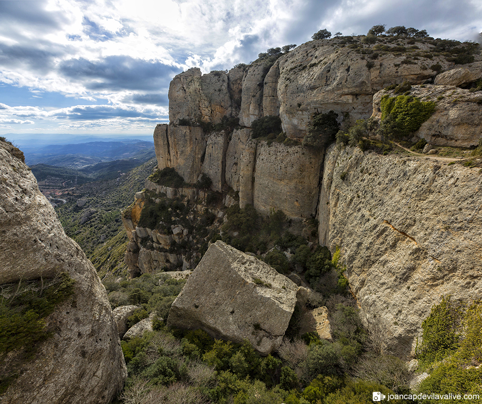 Grau de Barrots i Carrasclet.
Serra del Montsant.