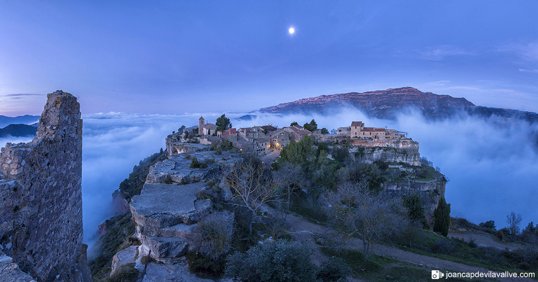 Siurana amb boires matinals