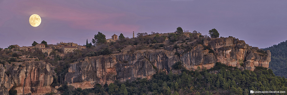 Siurana amb lluna al 98%